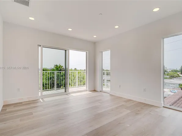 816 84th St #2, Miami Beach, FL 33141