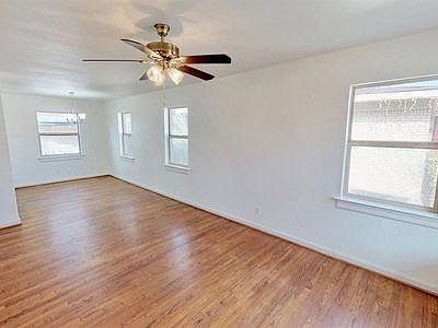 2nd image of 10221 Pinecrest Dr