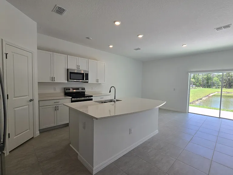 2073 Hallier Cv — Photo 10