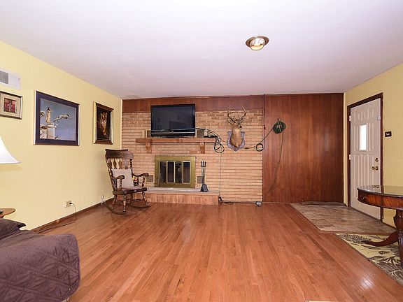 4th image of 401 E Harding Ave #403