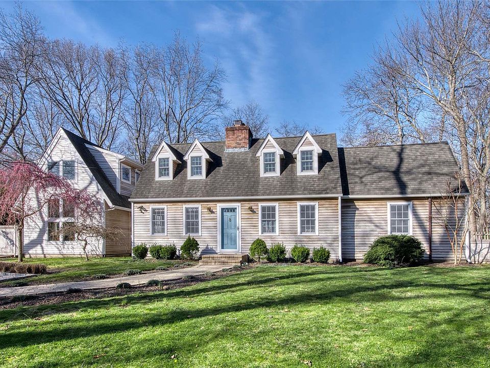 1st image of 1075 Moores Lane N