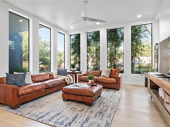 5th image of 409 W Live Oak St #1