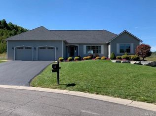 6782 Flametree Dr, Fayetteville, NY 13066