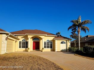 8334 Fair Hill Dr, Weeki Wachee, FL 34613