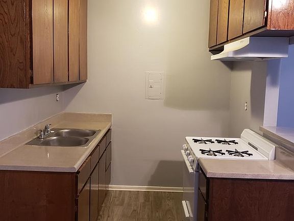 3rd image of 1029 Magnolia Ave APT 20