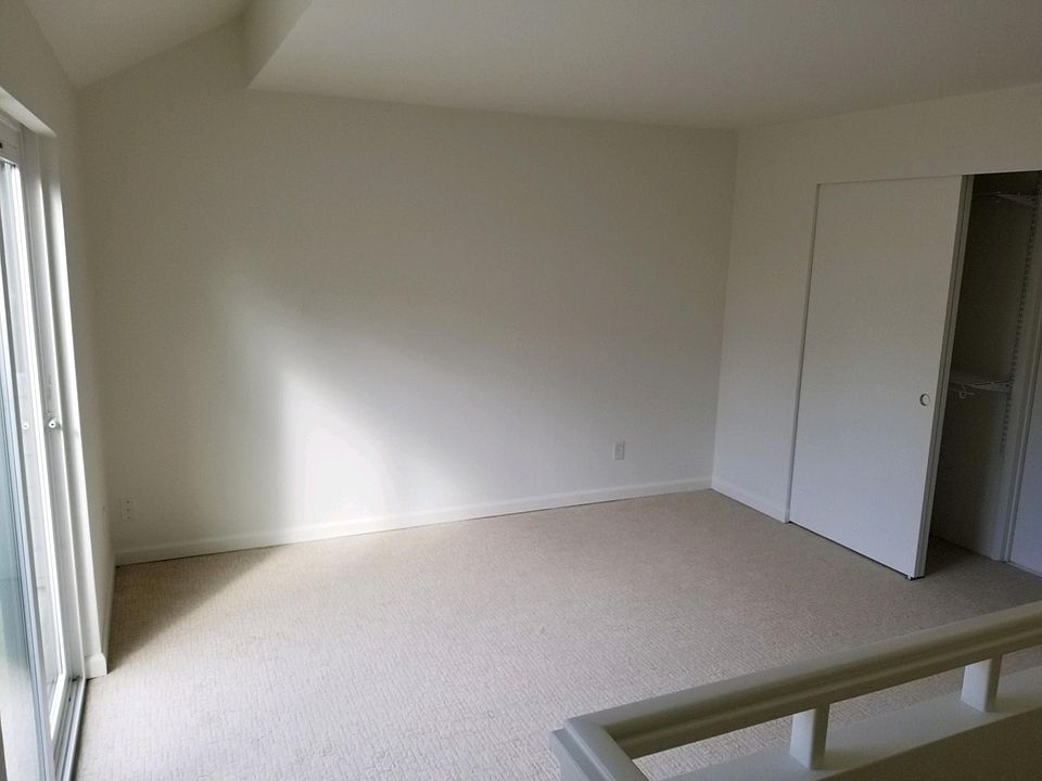 1st image of 11913 93rd Ln NE APT 301