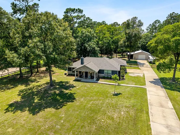 11414 Oak Springs Dr, Willis, TX 77378