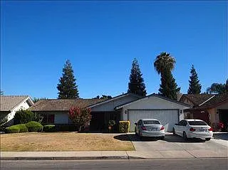9915 Laurie Ave photo 1