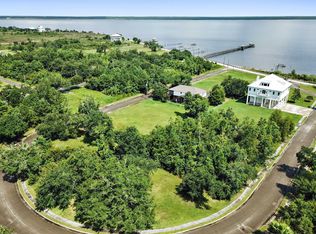 24 Paradise Point Dr, Bay Saint Louis, MS 39520