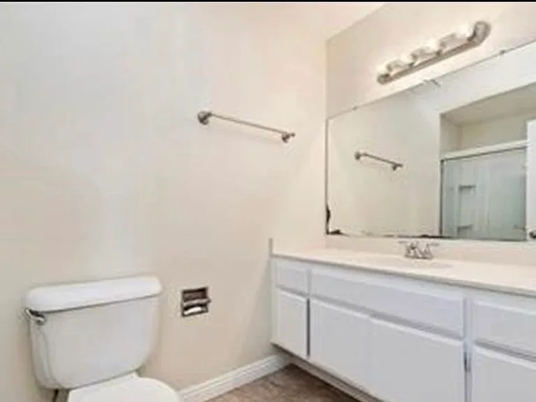 2467 W Acacia Ave — Photo 12