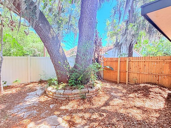3rd image of 124 Clear Lake Cir