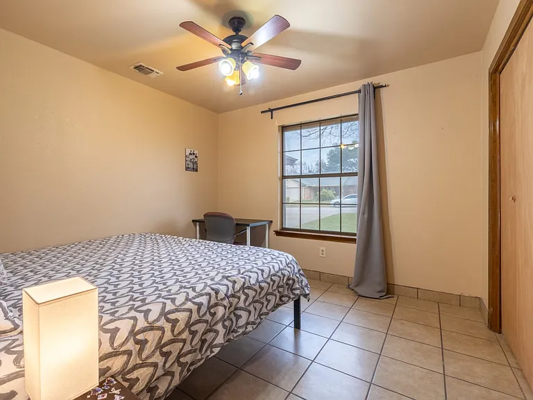 2202 Oxford Blvd — Photo 24