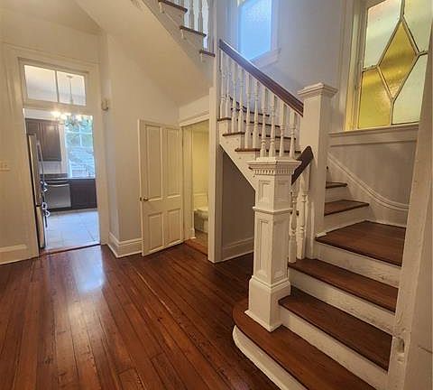 5th image of 1211 Coliseum St