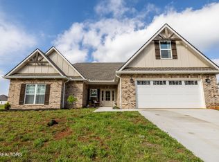 831 Pinebrooke Dr, Maryville, TN 37801
