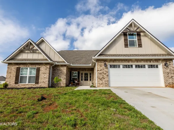 831 Pinebrooke Dr, Maryville, TN 37801