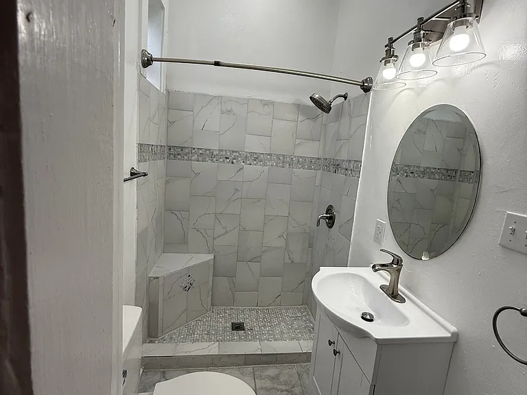 3222 Prytania St #C — Photo 4