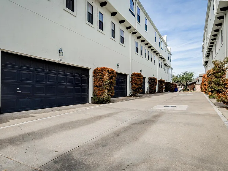 3118 Carmel St — Photo 35