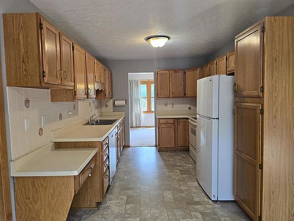 4th image of 6918 Saladino Dr