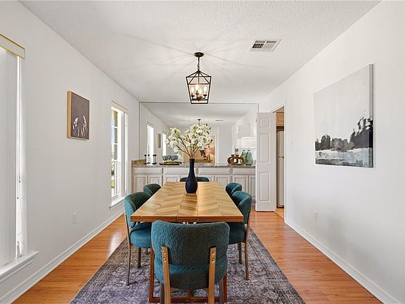 5th image of 7 Caddo Ct