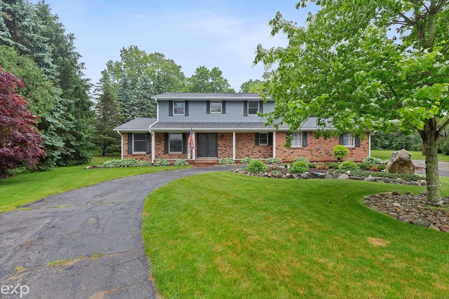 675 Drahner Cir photo 1