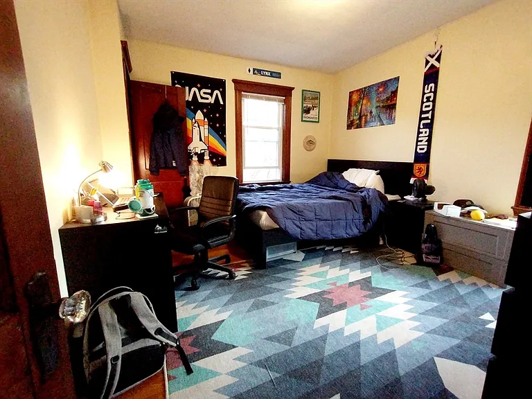 158 W Adams St #1 — Photo 8