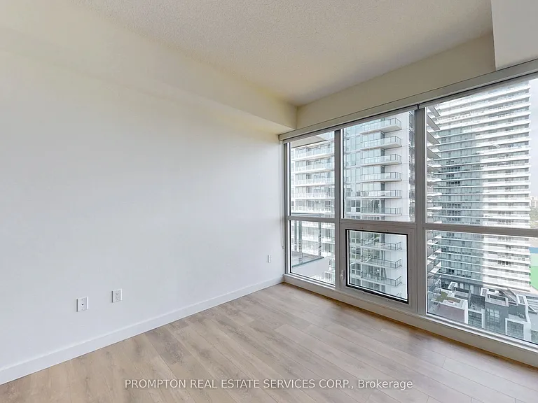 85 McMahon Dr #802 — Photo 10