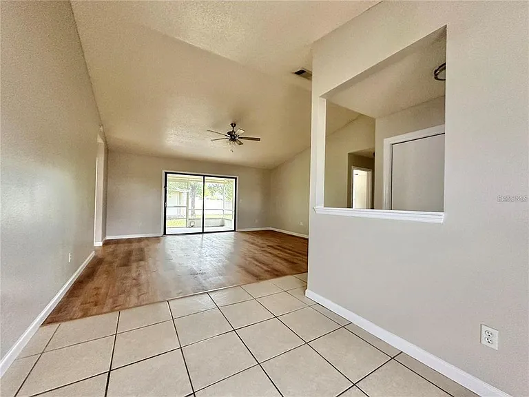 896 Mentmore Cir — Photo 9