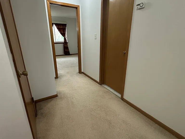hallway between bedrooms