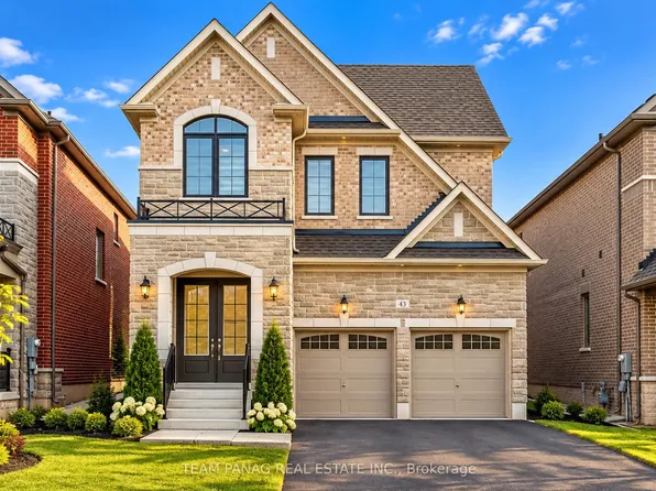 43 Rainbrook Close, Brampton, ON L6R 0Y9