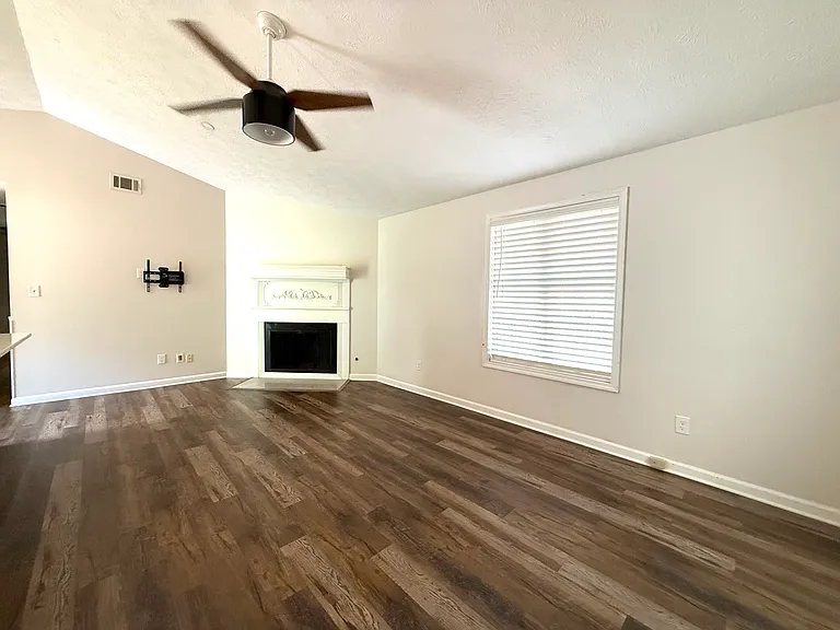 4939 Turtle Rdg NE — Photo 5