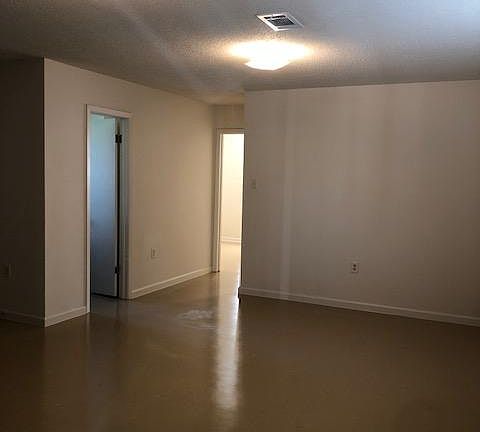 2nd image of 1707 Weyer St