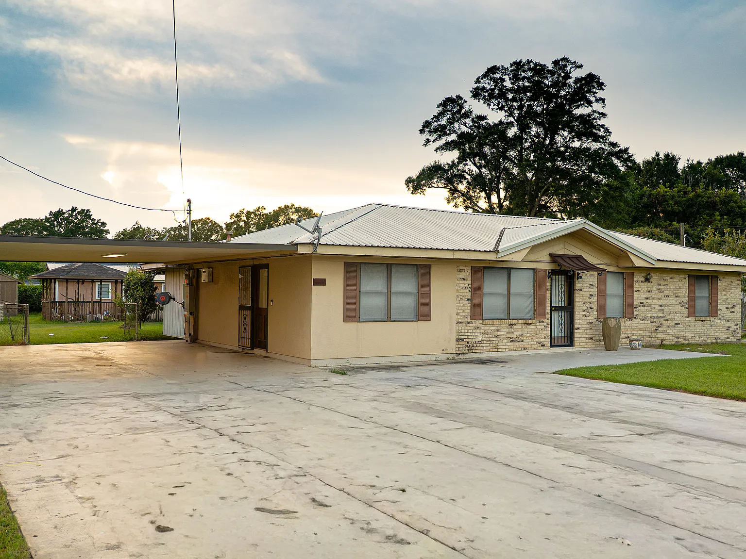 3 bed, 1805 sqft, $2,100 — Photo 2