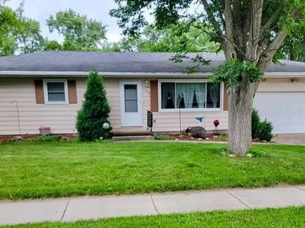 716 Thomas Dr, Sun Prairie, WI 53590