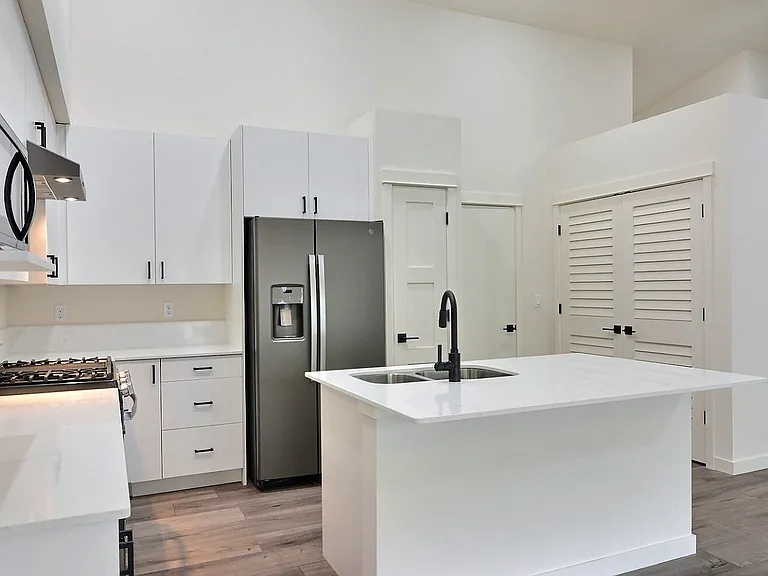 7421 Pioneer Way #7441A — Photo 12