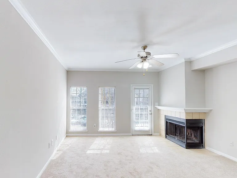 The Carriage Homes at Wyndham — Photo 9