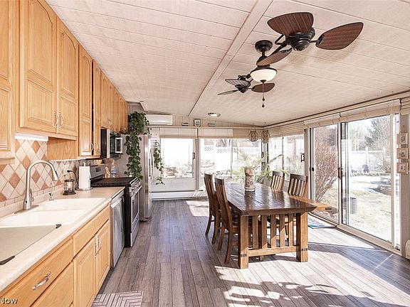 5th image of 3906 Everett Rd