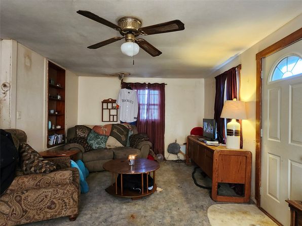 201 N Main St, Yale, IA 50277