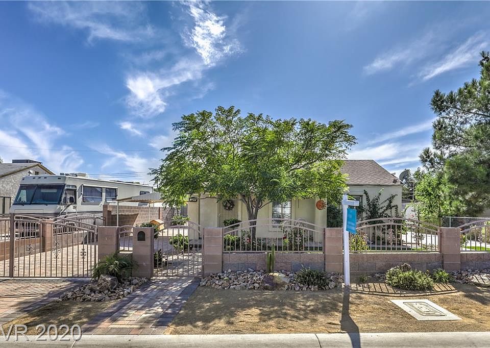 1st image of 104 Palm Ln