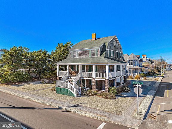 4th image of 300 S Atlantic Ave