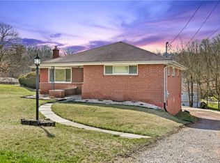 12420 Adams Dr, Irwin, PA 15642