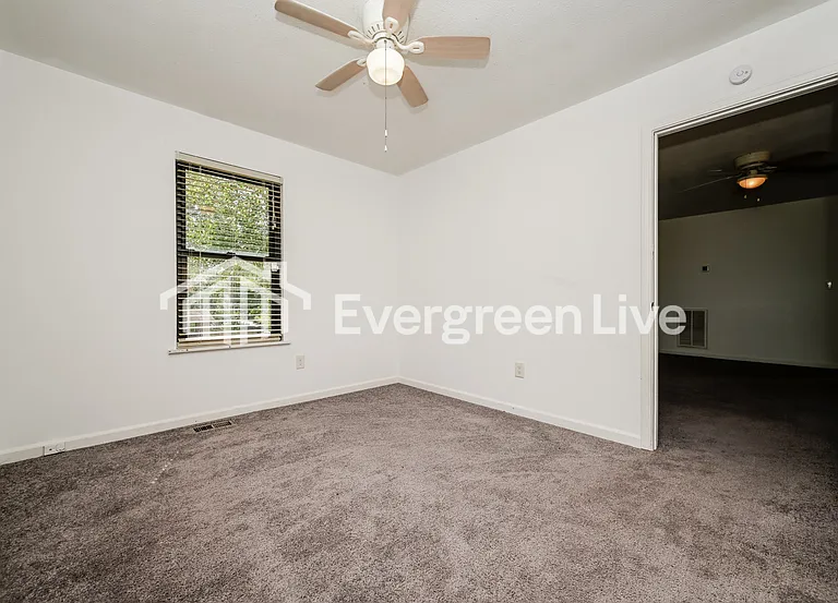 165 Thurman St — Photo 8
