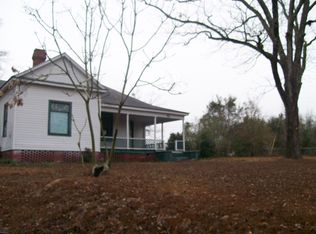 911 Sessions St, Soperton, GA 30457