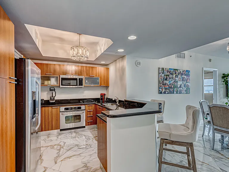 2640 Lake Shore Dr #2014 — Photo 7