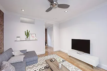 Rented by R New York