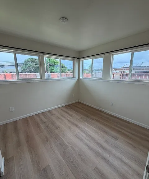 369 Lono Ave — Photo 8