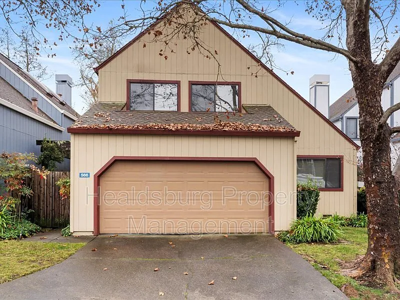 566 March Ave photo 1