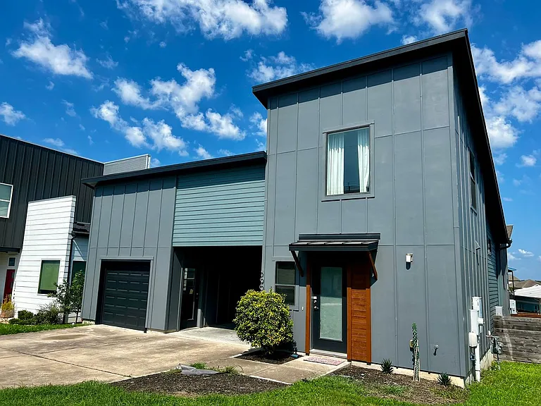 5900 Toscana Ave — Photo 2