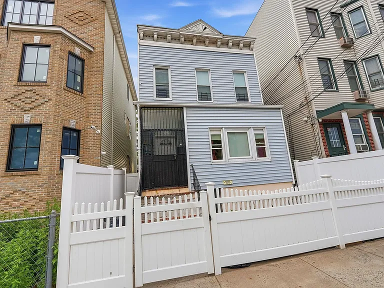 86 Seaview Ave — Photo 9