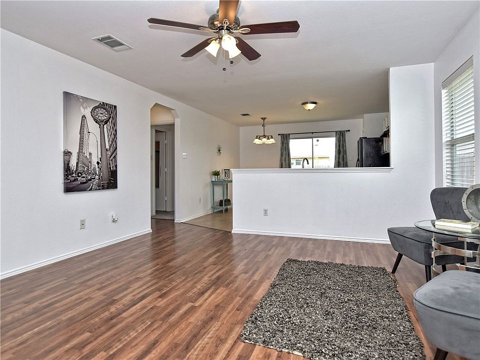 1st image of 111 Camellia Dr