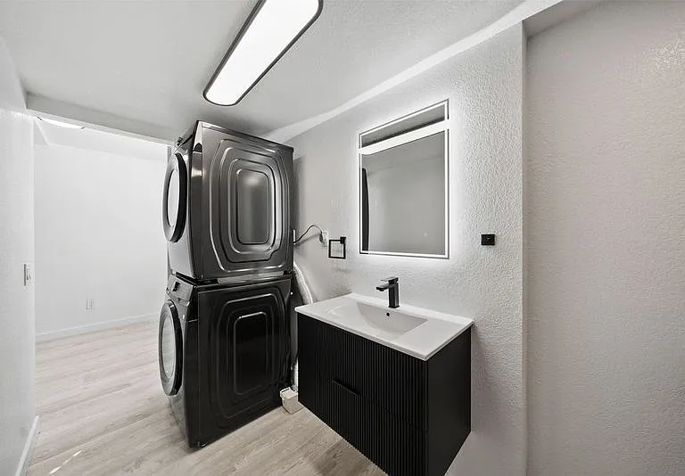 1101 Colusa St #2 — Photo 32